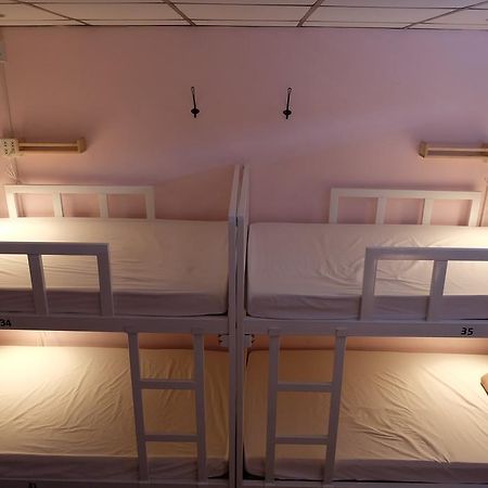 Tiny Hostel Бангкок Екстер'єр фото