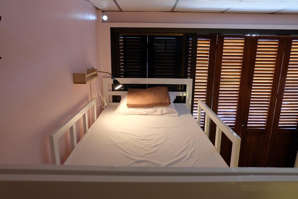 Tiny Hostel Бангкок Екстер'єр фото