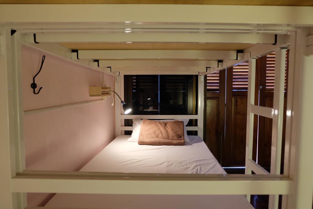 Tiny Hostel Бангкок Екстер'єр фото