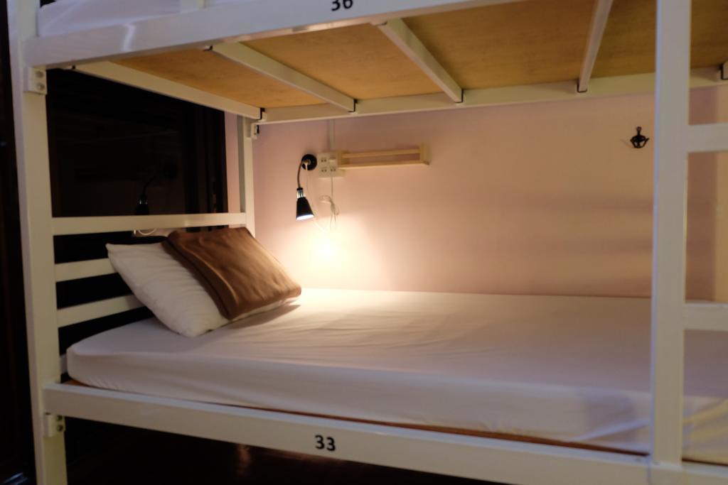 Tiny Hostel Бангкок Екстер'єр фото