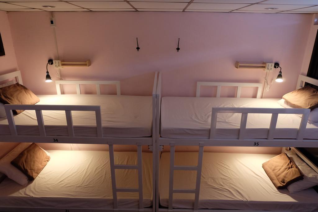 Tiny Hostel Бангкок Екстер'єр фото