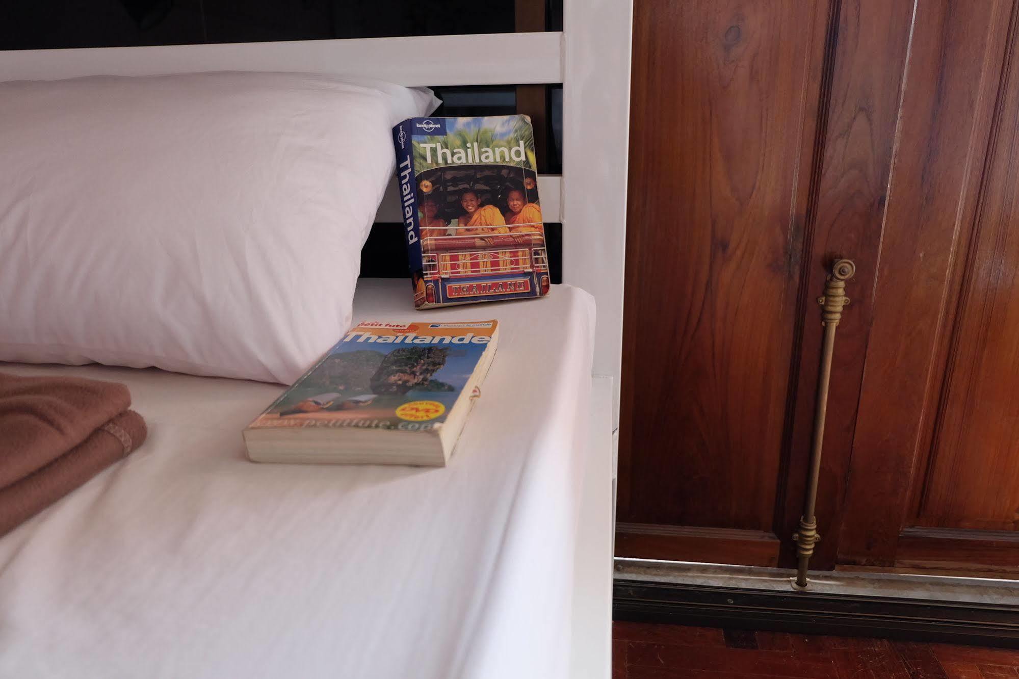 Tiny Hostel Бангкок Екстер'єр фото