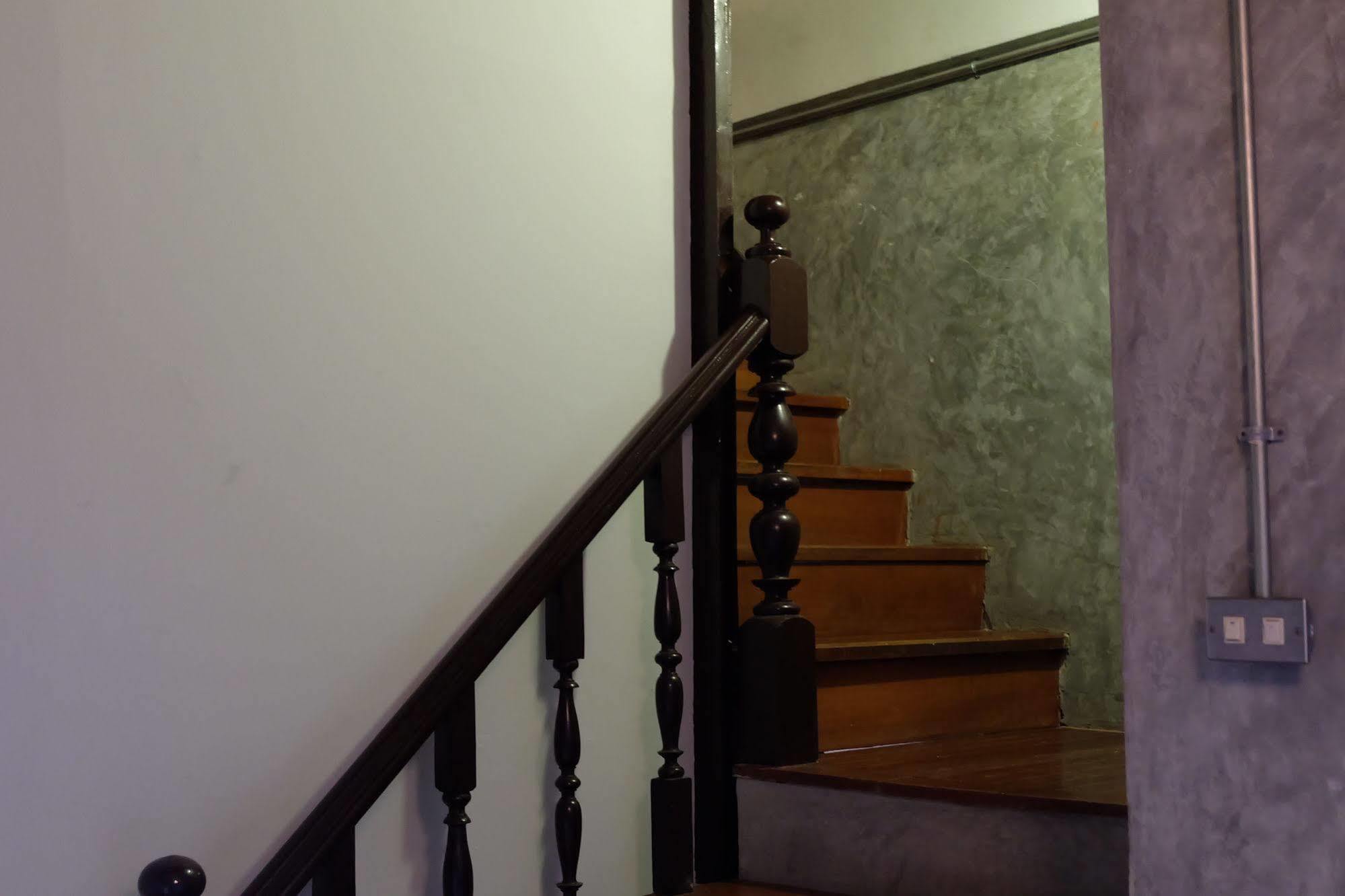 Tiny Hostel Бангкок Екстер'єр фото