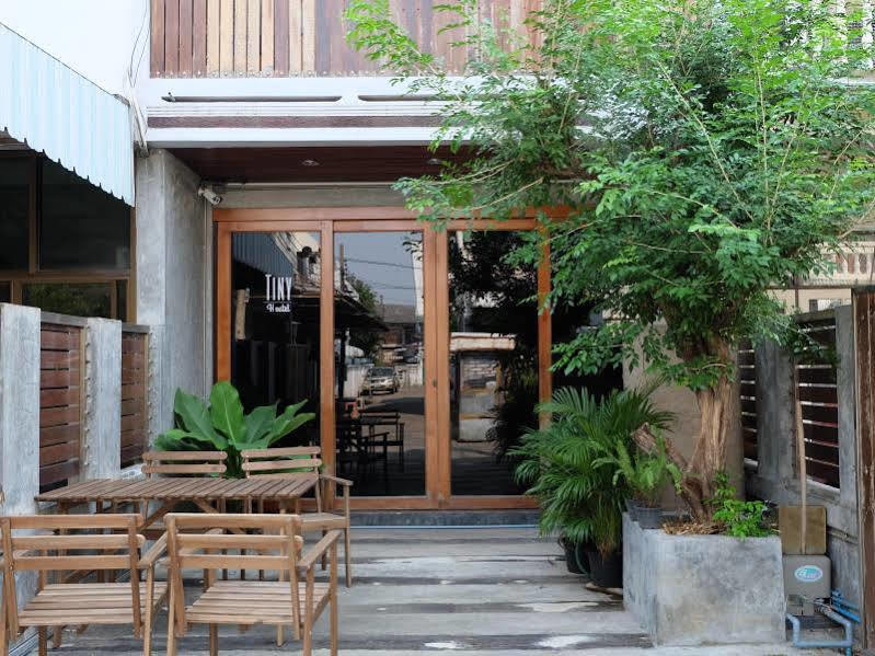 Tiny Hostel Бангкок Екстер'єр фото