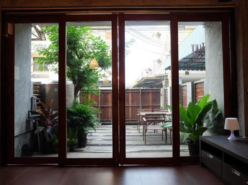 Tiny Hostel Бангкок Екстер'єр фото